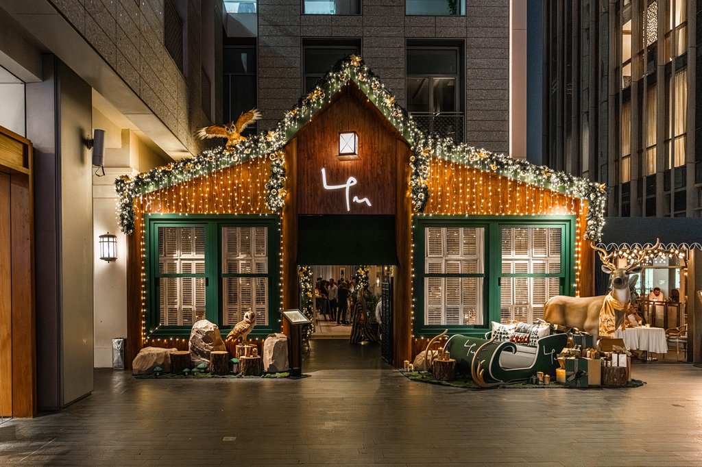 Terrace Christmas decoration - Dubai